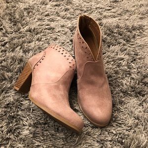 Qupid Block Heeled Booties - size 8